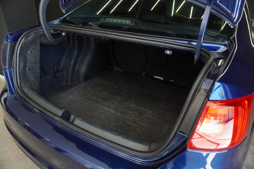 Volkswagen Vento 2.5 Luxury 170cv