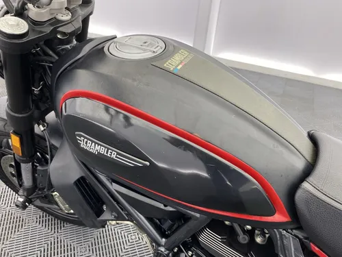 Ducati Scrambler 800 Dark