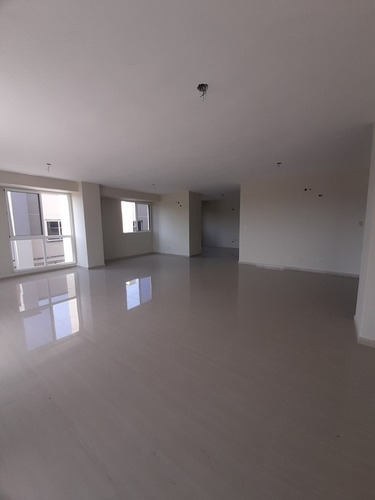 Se Vende Penthouse En Mañongo Foa-2654