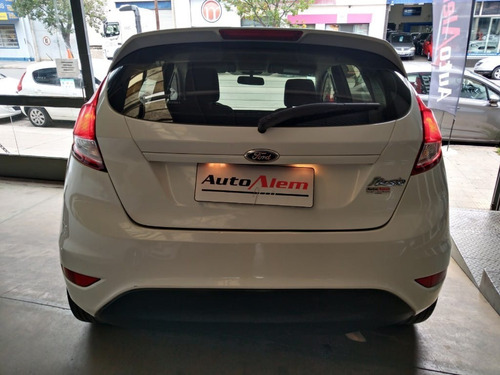 Ford Fiesta Kinetic S Gnc Modelo 2015