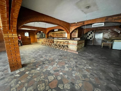 Imagen 2 de 14 de Se Vende Edificio En Petare Frente Al Metro