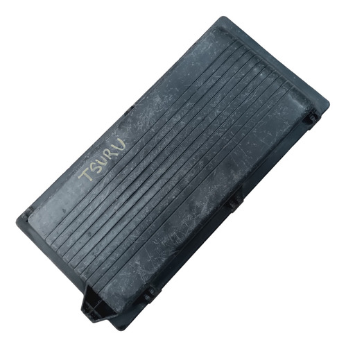 Tapa Porta Filtro Aire Detalle, Nissan Tsuru 3, 1997-2017 (Usado)