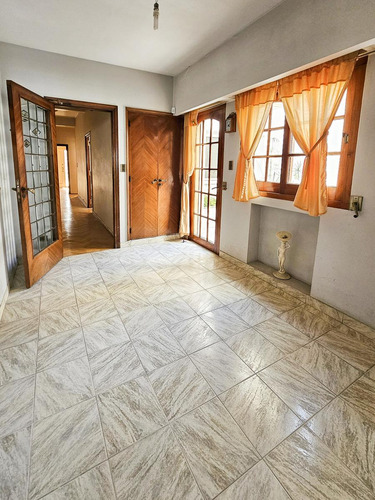 Casa 5 Ambientes Con Dependencia En Villa Devoto