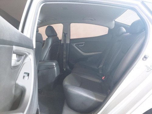 Imagem 11 de 15 de 144219 - Hyundai Elantra 2016 Com Garantia