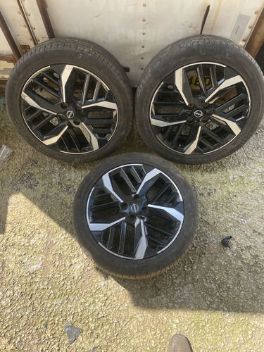 Jogo De Roda Aro Com Pneu 17 Do Nissan Versa 2024 Completo (Usado)
