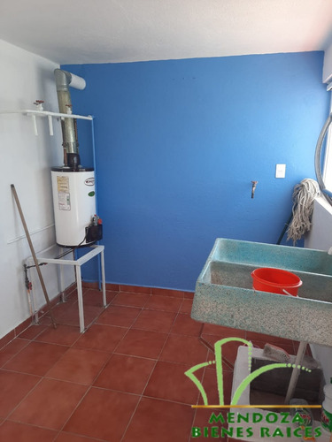 Agradable Casa, Con Acceso Controlado, Muy Amplia, Lista Para Ocuparla