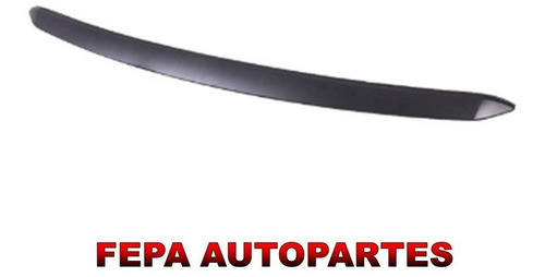Moldura Bagueta Embellecedor Capot Toyota Hilux 2021 / 2023