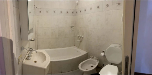 Departamento Rivadavia 248 Temperley- 2 Amb.