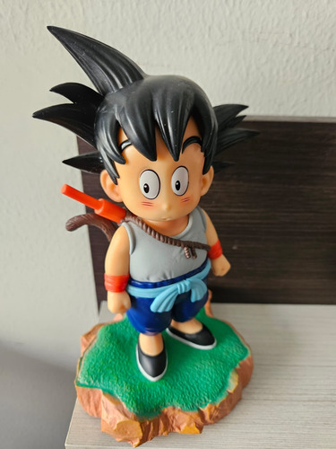 Figura Kid Goku Con Báculo Sagrado, 18 Cm - Dragon Ball