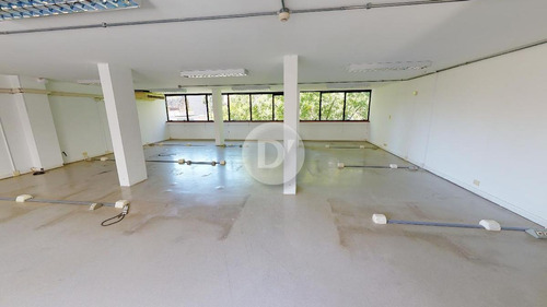 Imagen 10 de 22 de Edificio En Bloque Con Cocheras En Estado Impecable