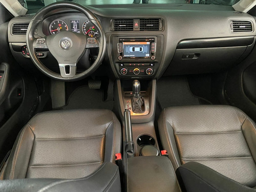 Imagem 6 de 15 de Volkswagen Jetta 2014 2.0 Comf - Automático + Teto Solar