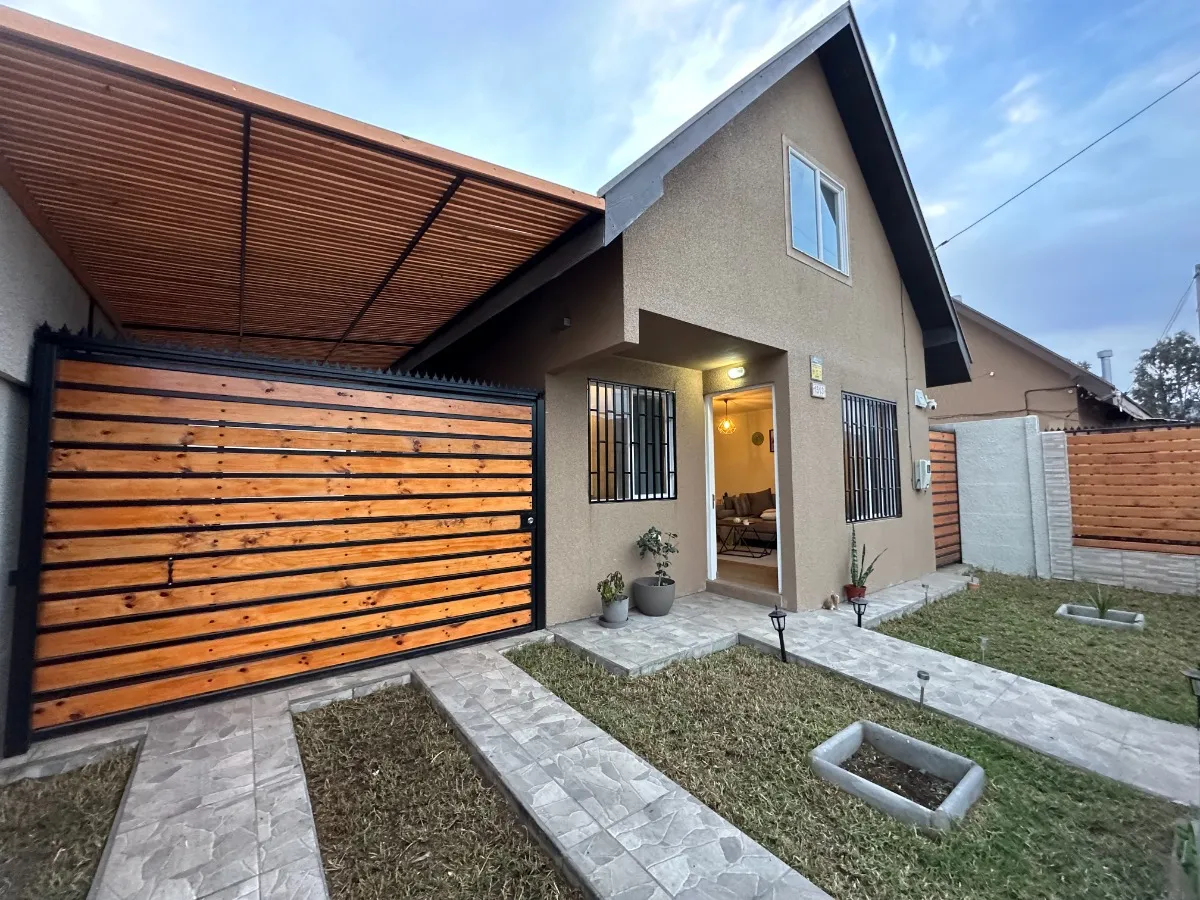 Imagen 1 de 19 de Arriendo Hermosa Casa, Excelente Ubicación Y Conectividad !