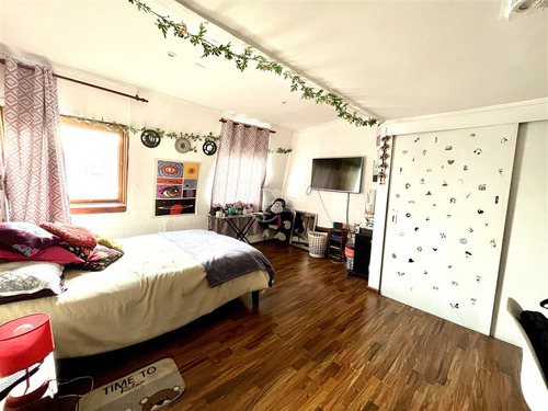 Casa En Venta De 5 Dorm. En Las Condes
