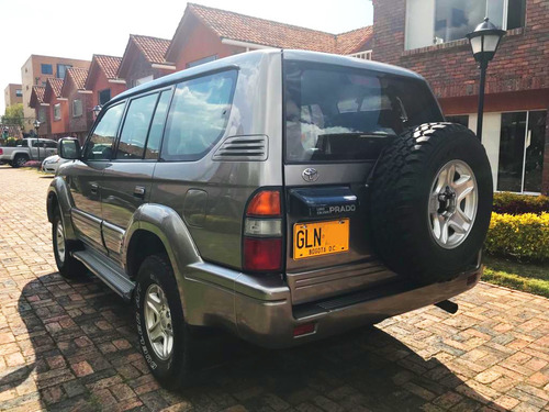 Toyota Land Cruiser Prado Vx / 3.4 / Mecánica / 7 Pas