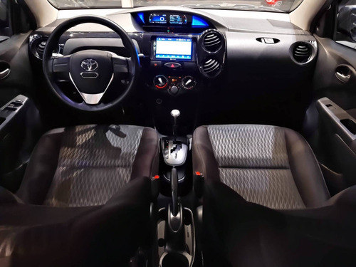 Imagem 8 de 11 de Toyota Etios 1.5 X Sedan 16v Flex 4p Automático