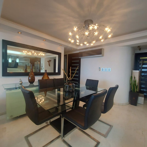 Imagen 3 de 13 de Apartamento En Caraballeda Para Alquilar Remodelado