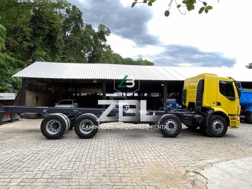 Imagem 9 de 15 de Volvo Vm 330 8x2