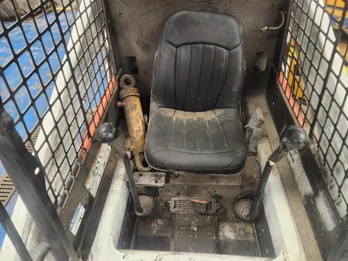 Minicargador Bobcat S130 Para Hacer Arreglos