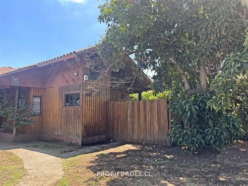 Casa En Venta De 3 Dorm. En Curicó