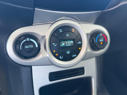 Ford Fiesta New 1.6 Se Plus Hatch 16v Flex 4p Powershift
