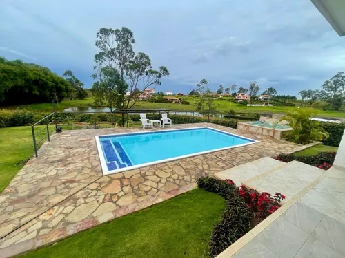 Casa Campestre Moderna Y Con Vista A Un Lago
