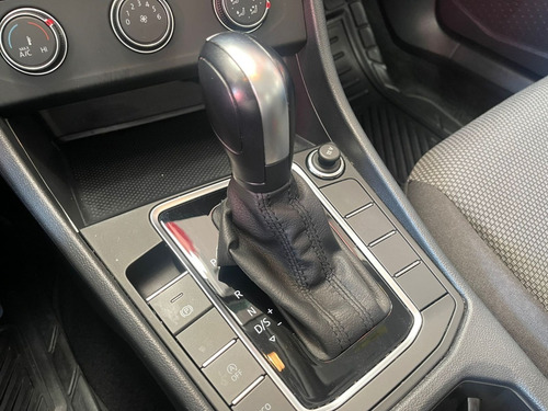 Imagen 9 de 13 de Vw Jetta Trendline Color Gris 2019