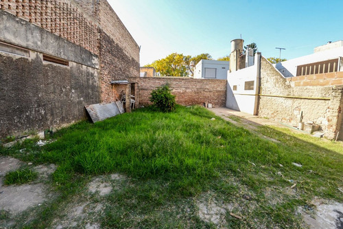 Venta Casa A Reciclar Con Cochera Y Patio !