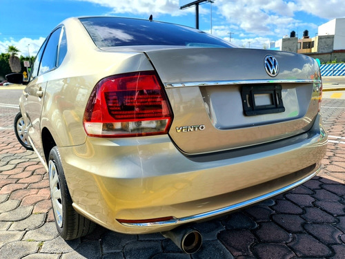 Imagen 3 de 15 de Volkswagen Vento 2018 1.6 Confortline Mt