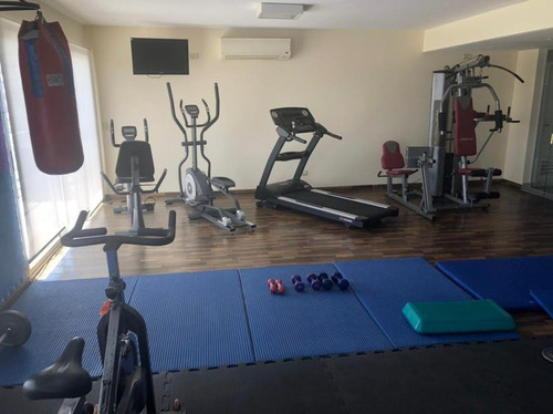 Venta De 4 Ambientes Con Cochera En Caballito. Vista A Pulmón De Manzana