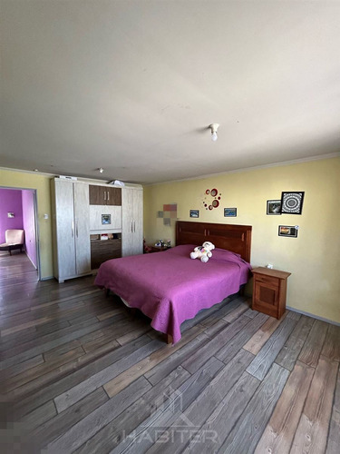 Casa En Venta De 4 Dorm. En Curicó
