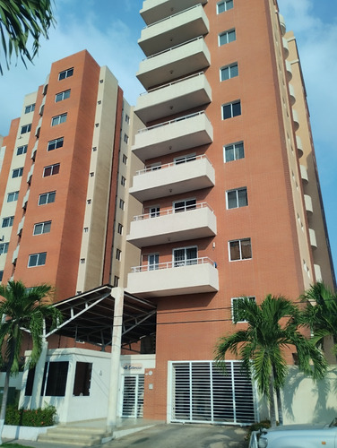 Apartamento En Alquiler Calle Arismendi, Lecheria