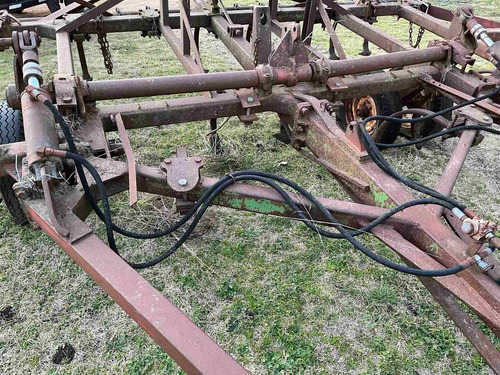 Imagen 5 de 22 de Cultivador De Campo 18/20 Puas C/ Hidraulico En Tres Arroyos