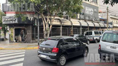 Lote En Juan B. Justo 7005 Esq. Sanabria. 3 Plantas. 500m² Ex-confitería.