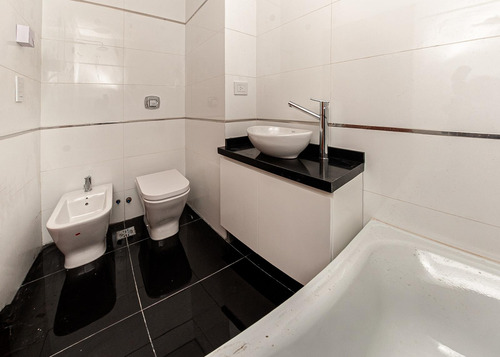 Venta Departamento En Palermo Piso Entero Con Balcón. 4 Ambientes Con Dependencia