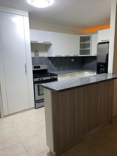 Imagen 2 de 5 de Topes De Cocinas Y Gabinetes