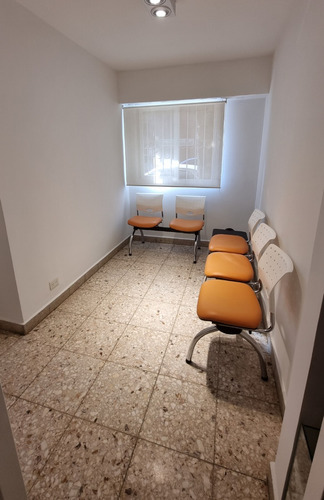 Alquiler De Consultorio Odontológico Por Mes En Colegiales. A Estrenar