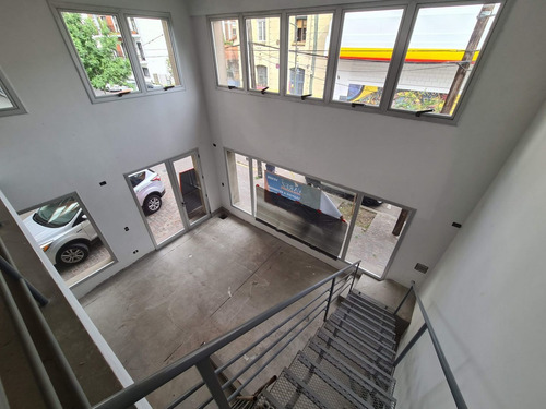 Imagen 5 de 17 de Edificio Con Local + Entrepiso Y Oficinas + Cocheras
