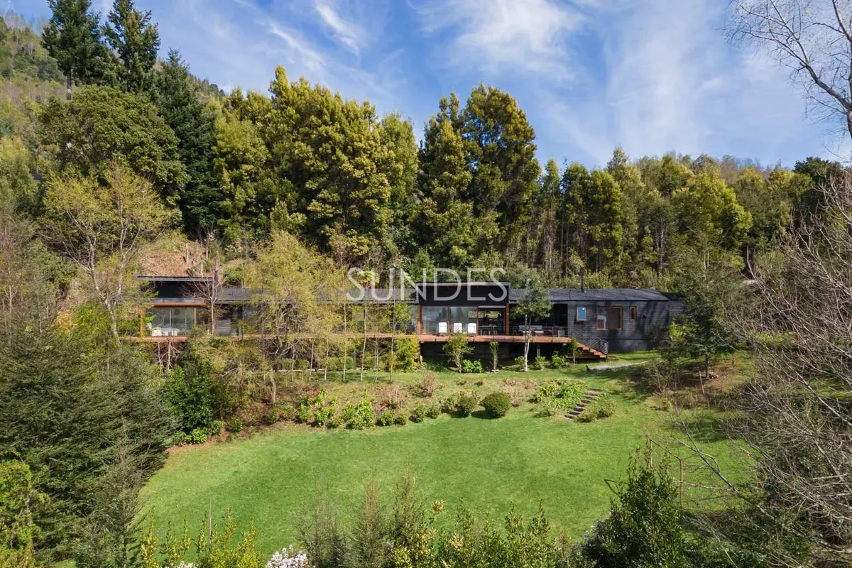 Imagen 1 de 27 de Casa Contemporánea En Lago Calafquén