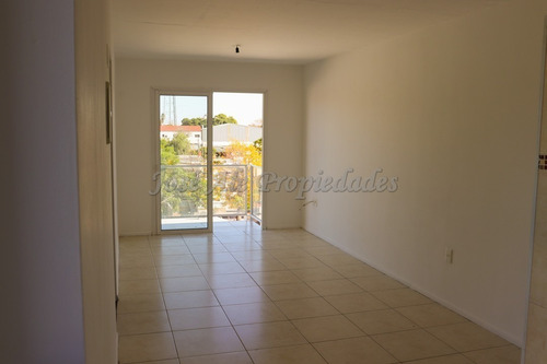 Imagen 14 de 16 de En Venta Apartamento De Dos Dormitorios En Colonia Del Sacramento