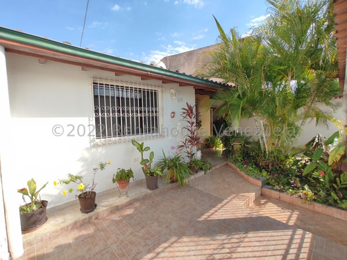 Imagen 2 de 27 de Casa Venta Urbanización Cerrada Agua Cómoda Nb