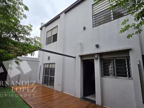 Excelente Casa 4 Ambientes En Dos Plantas En Bernal Oeste