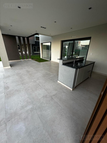 Casa En Venta En El Barrio Ceibos - Puertos / Escobar