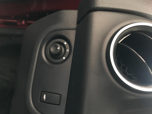 Imagen 14 de 15 de Renault Sandero 1.6 16v Intense(jcf)