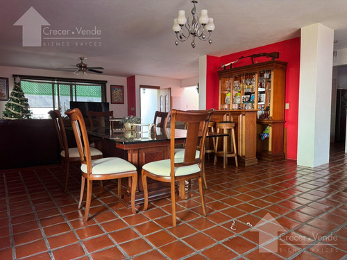 Casa Sola De Dos Niveles En Venta, En Privada Con Vigilancia En Lomas Tetela, Cuernavaca Morelos