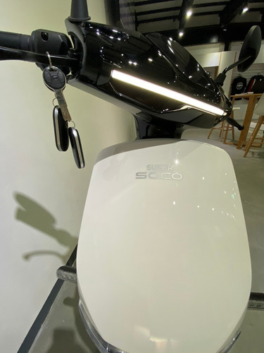 Imagen 13 de 15 de Super Soco Cumini White
