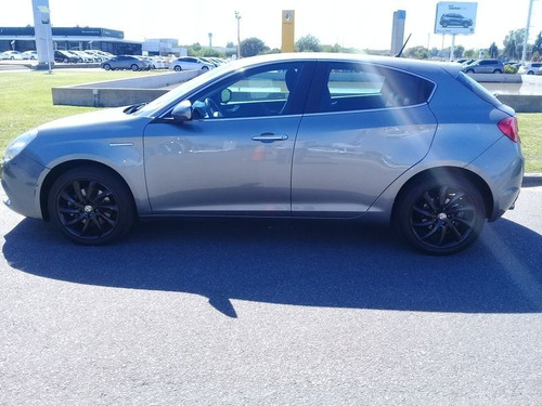 Alfa Romeo Giulietta 1,4 Distinctive 2013 Car One Cg