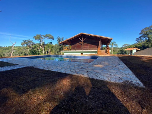 Bela Chácara Área De 3.000 M², Duas Casas 06 Dormitórios !!
