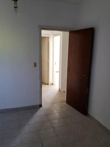Casa En Venta - 2 Dormitorios 1 Baño - 420mts2 - Ensenada