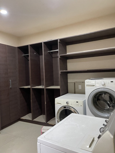 Residencia Espectacular En Paseo De Los Laureles