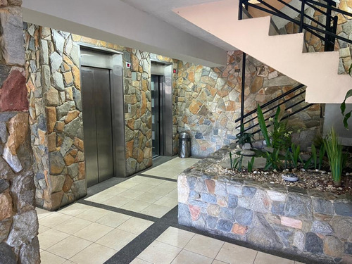 Imagen 29 de 30 de Ha Amplio Y Cómodo Apartamento En Venta En Las Chimeneas Con Planta 50% Y Pozo